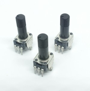 3 x 50k Linear 9mm Potentiometers - Click Image to Close